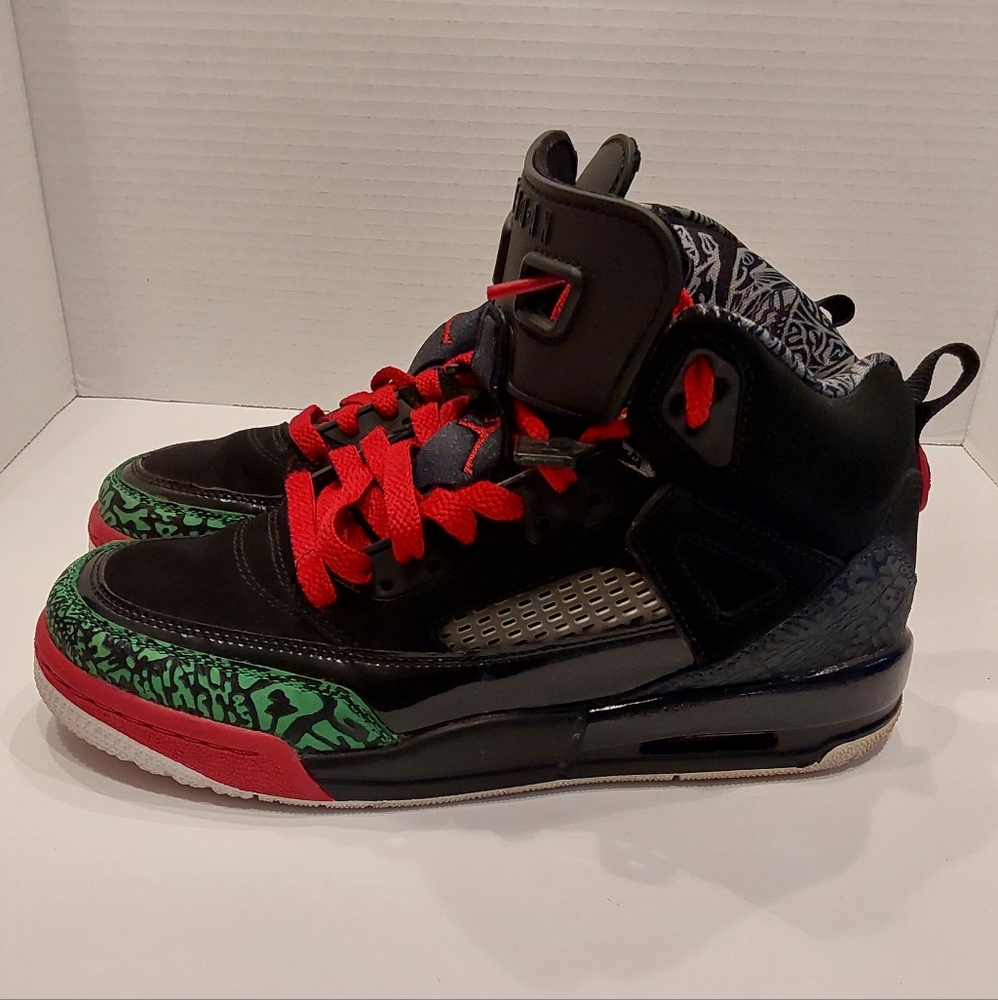 JORDAN SPIZIKE BLACK VARSITY RED 7M/8.5W LIKE NEW PRE-OWNED
